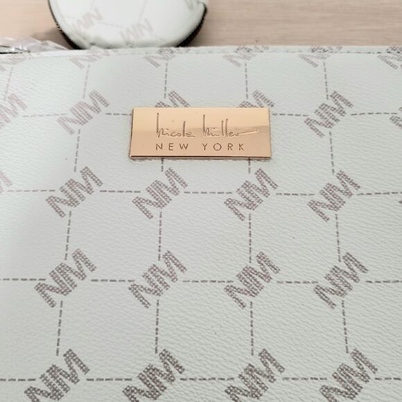 Nicole Miller Crossbody Shoulder Bag Purse Monogram Bone Creme Cream Top Zip - Picture 3 of 6